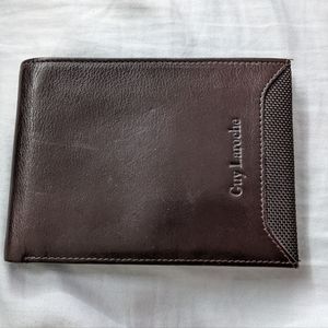 EUC Guy Laroche men's bi-fold wallet dark brown, leather
